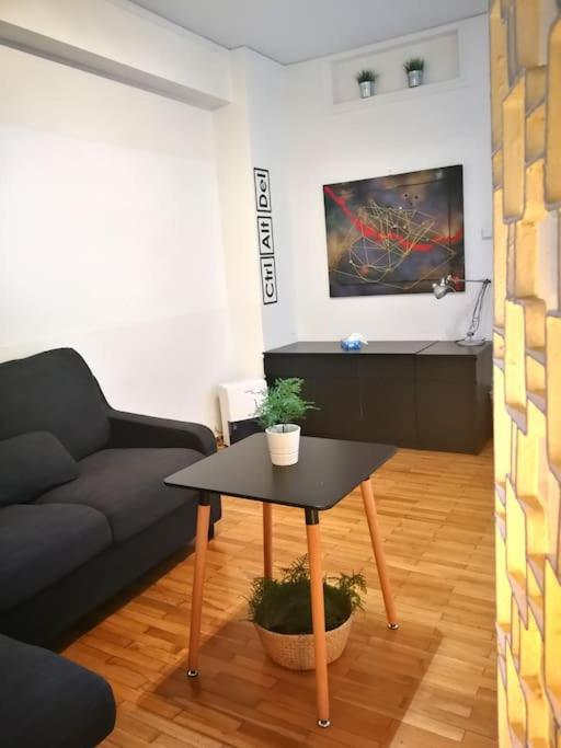 Apartment With Private Patio Атина Екстериор снимка