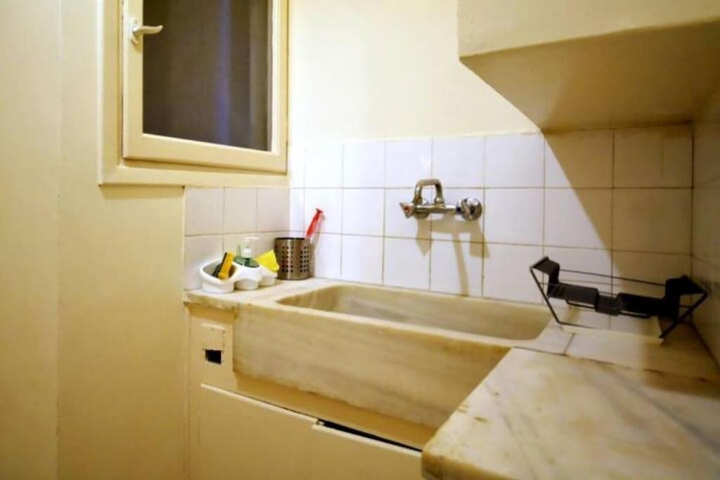 Apartment With Private Patio Атина Екстериор снимка