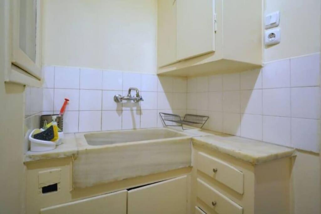 Apartment With Private Patio Атина Екстериор снимка